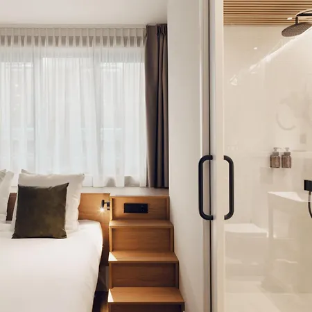 Townhouse Hotel